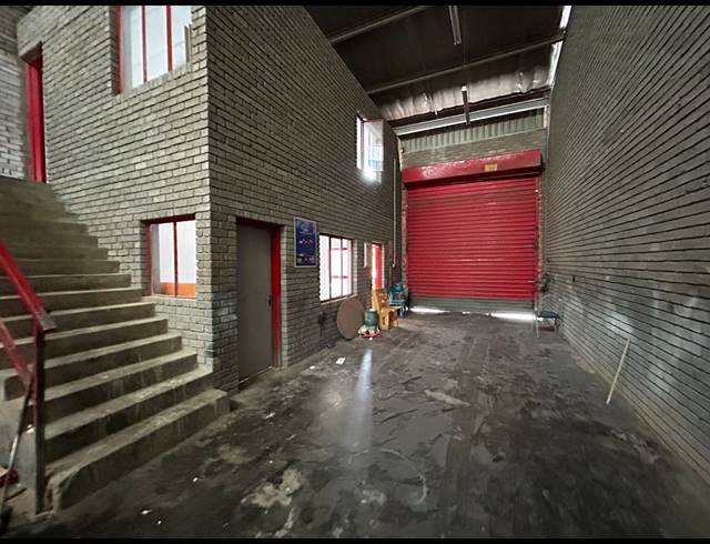 306M² WAREHOUSE TO LET IN KEW